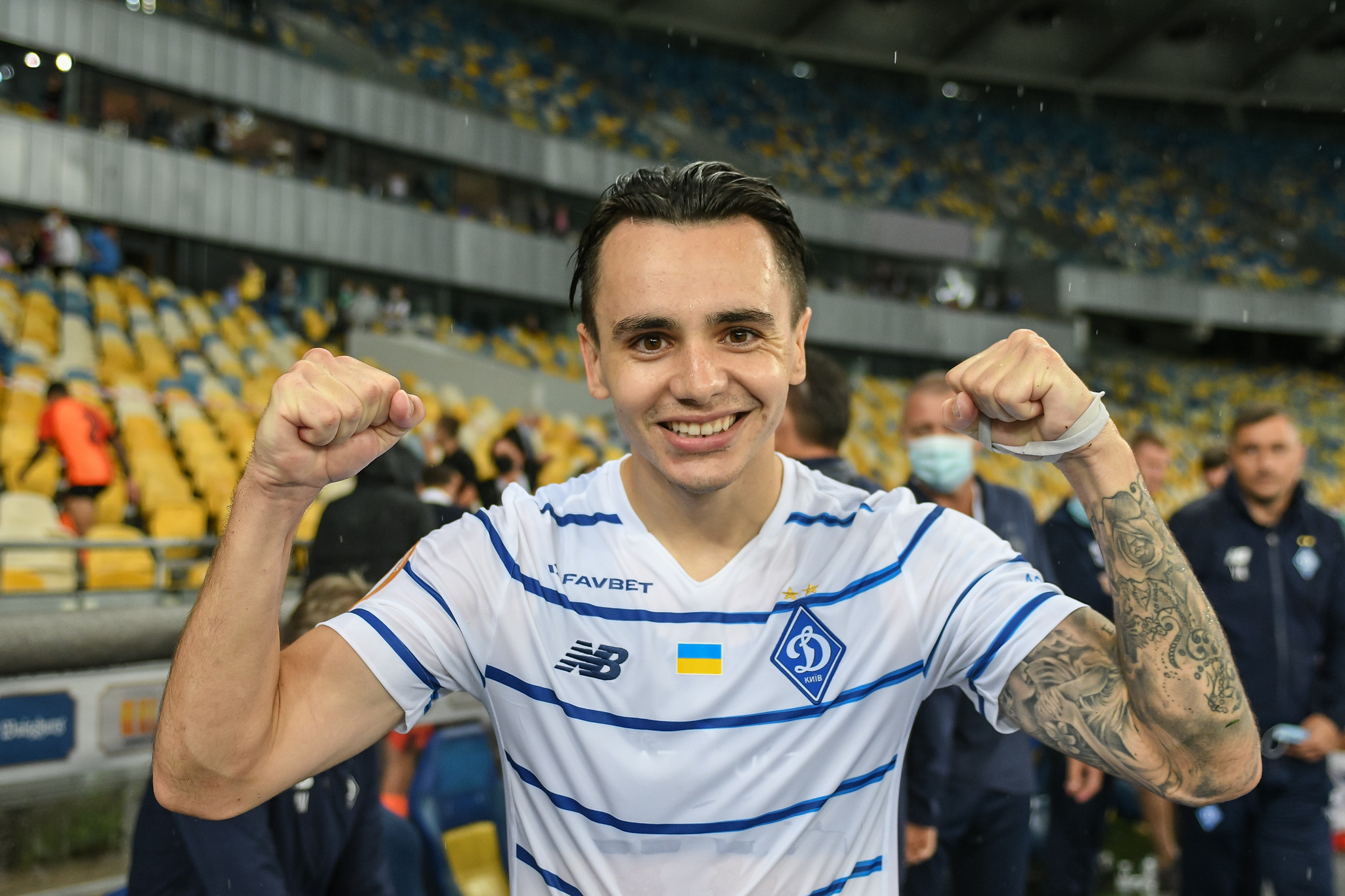 Dynamo and Mykola Shaparenko sign new contract