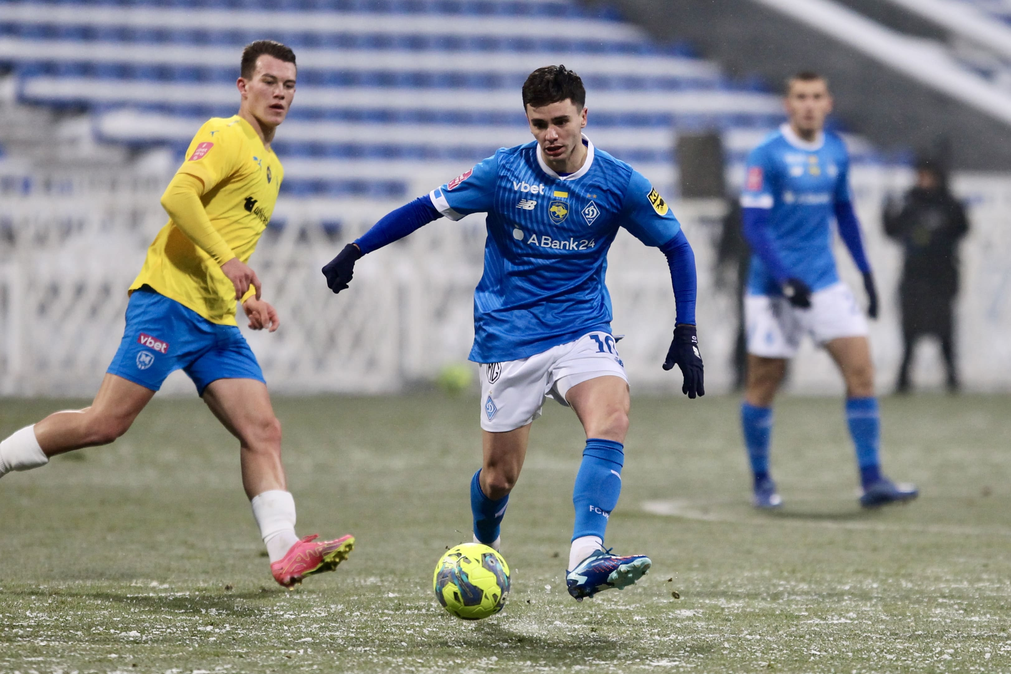 Шапаренко та Караваєв провели ювілейні матчі за «Динамо» в УПЛ