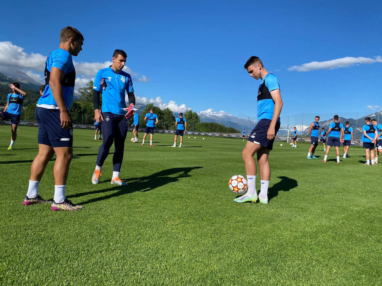 «Динамо» в Швейцарии: две тренировки накануне матча со «Сьоном»